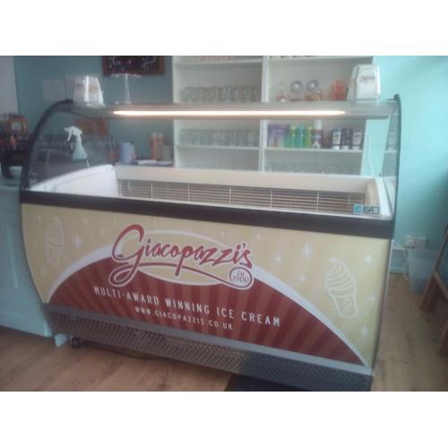 Commercial Scooping Ice Cream Cabinet