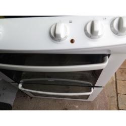 Zanussi 2 Door Electric cooker- ceramic hob-White - little use!
