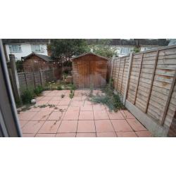 CHEAP COSY ROOM IN BECKTON (E16) | FULLY FURNISHED AND CLEANERS ONCE A MONTH | FREE INTERNET
