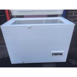 **++**WHIRLPOOL CHEST FREEZER INCLUDES 6 MONTHS GUARANTEE