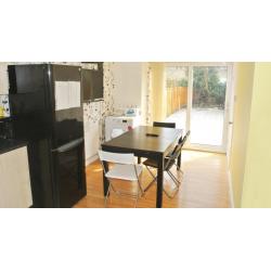 Large and lovely double room in a newly refurbished house near Shepherd's Bush! !!! ALL BILLS INC