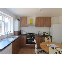 High qulity double rooms rent near PLASTOW TUB STATION ***NO DEPOSIT REQUIRED!!!!!