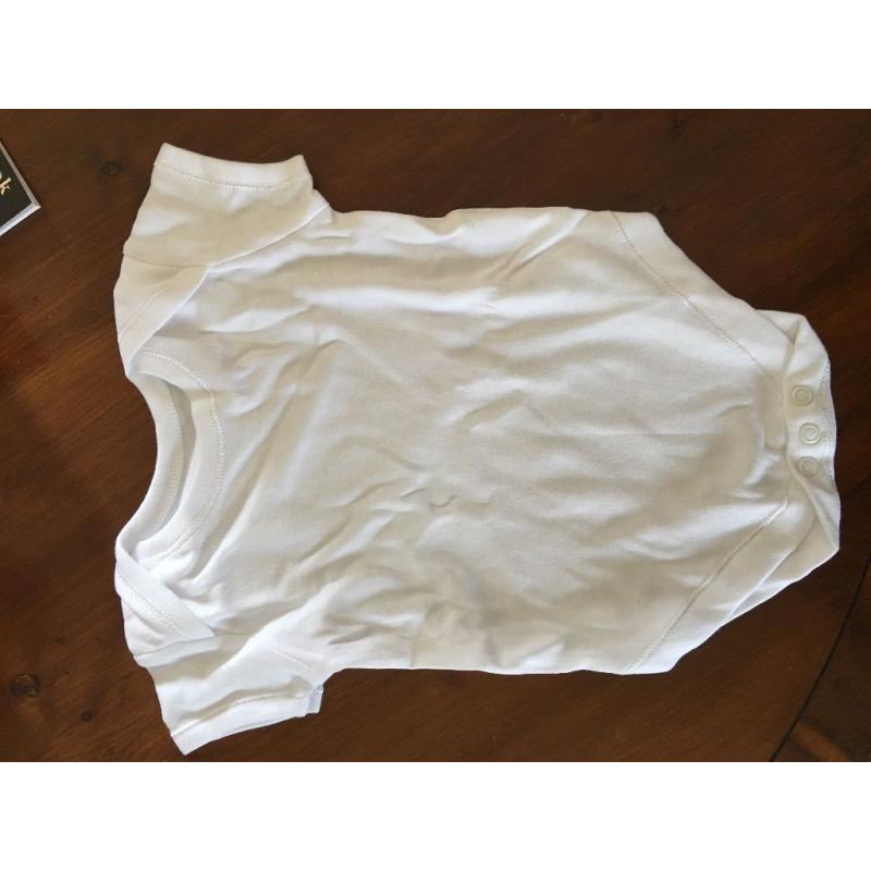 103 items - new & unused - bulk Wholesale job lot of Plain white Baby vests onesies