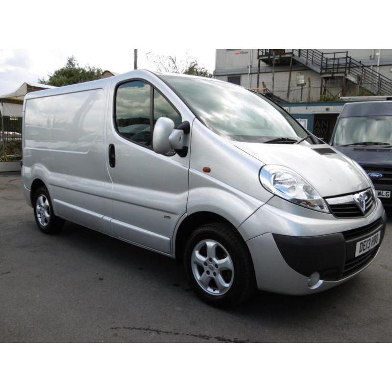 2013 VAUXHALL VIVARO 2700 CDTI SPORTIVE IN SILVER WITH AIR CONDITIONING,ELECTRIC