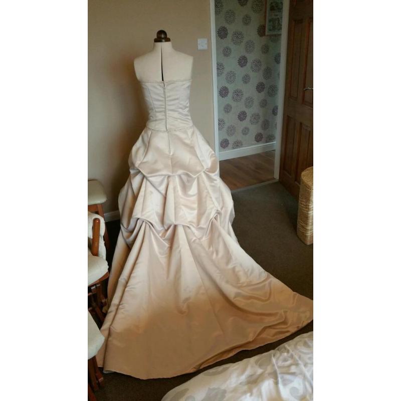 Wedding dress size 10. (Skirt and bodice)
