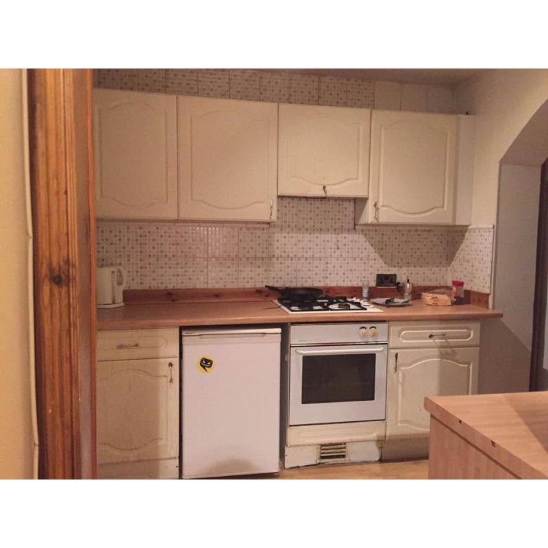 2 PERFECT SINGLE ROOMS IN BETHNAL GREEN, ONE STOP TO THE CITY!!!