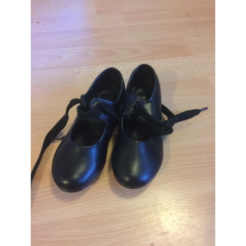 Tap shoes size 9 kids