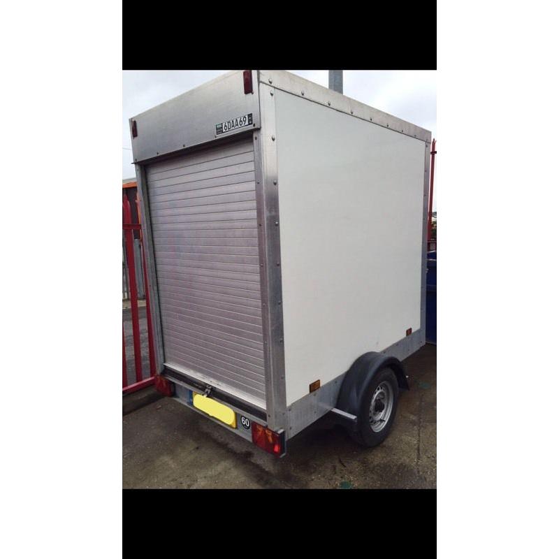 Motorcycle covered box trailer