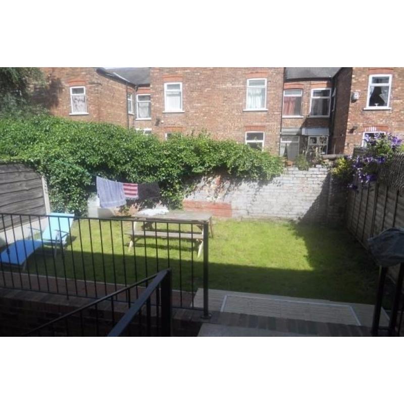 Ensuite Double Bedroom in Cholrton