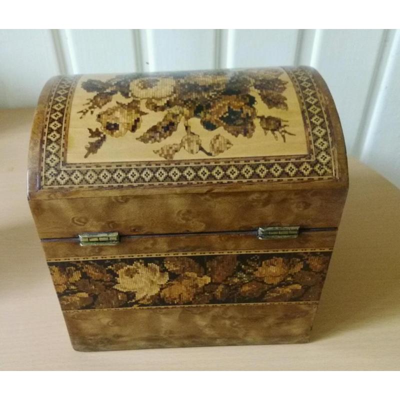 Turnbridgeware tea caddy and trinket box.