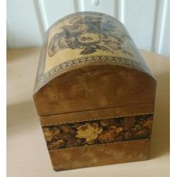 Turnbridgeware tea caddy and trinket box.