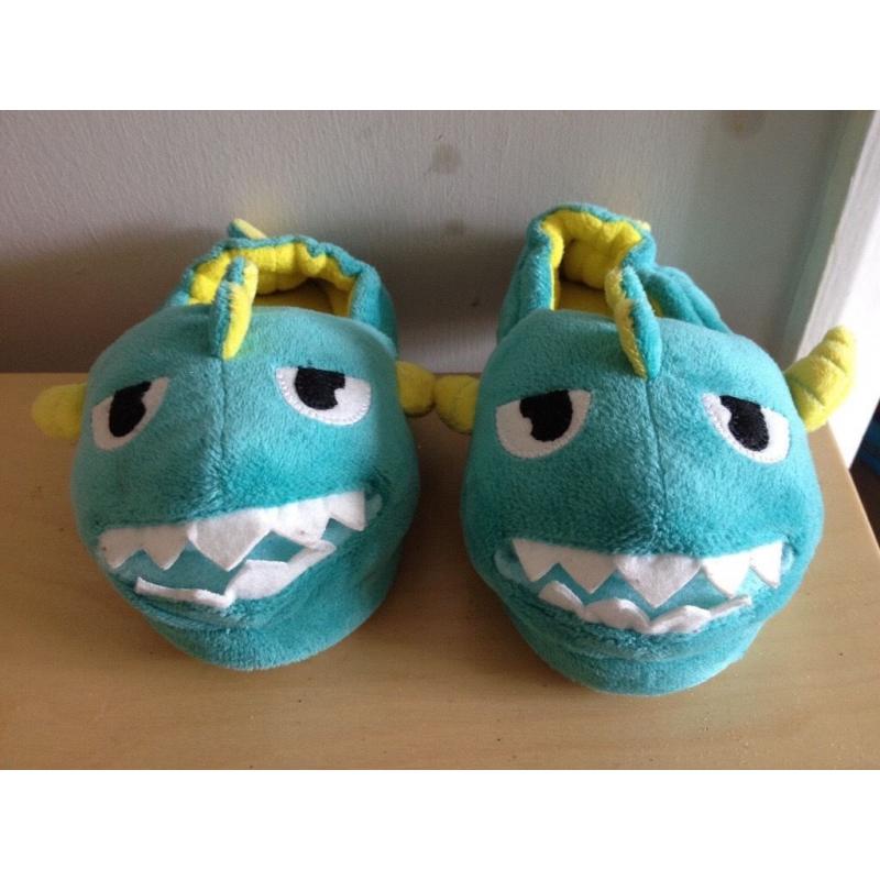 Boys slippers size 5