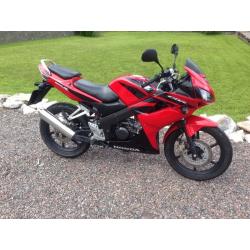2008 Honda CBR 125 R, Only 1718 Miles.