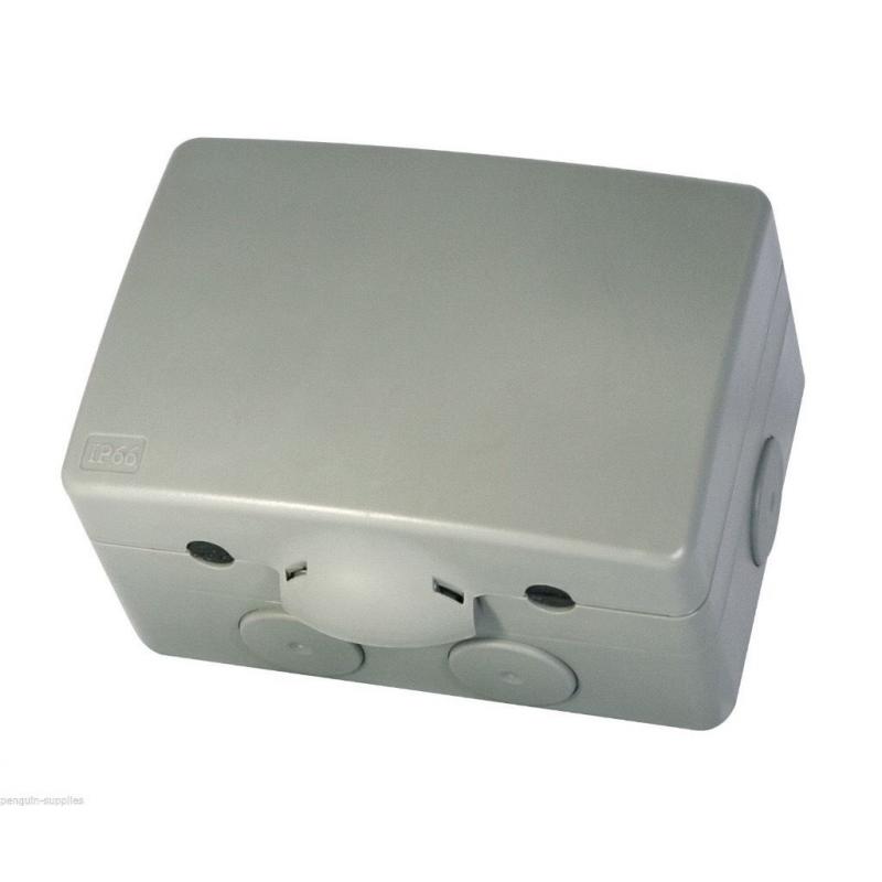2 x IP66 OUTDOOR HEAVY DUTY 10 AMP 2 GANG SWITCHED SOCKET DP SS66-104