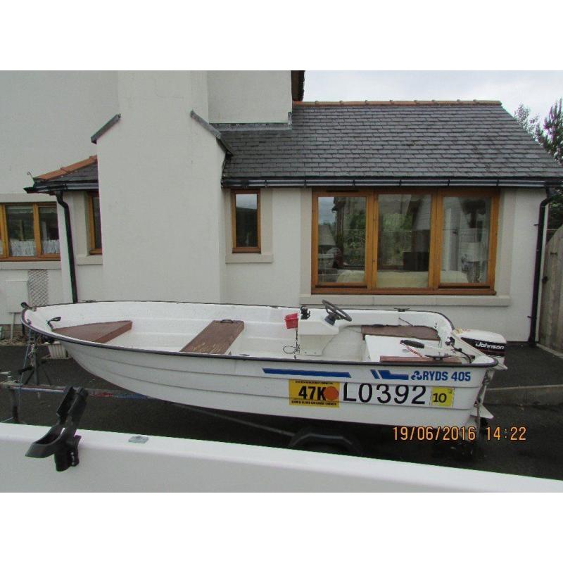 14ft fast fishing or pleasure boat and engine plus trailer