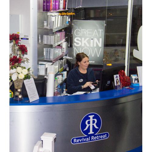 Freelance Make-up Artist to rent space in award winning beauty salon with access to 20,000 clients