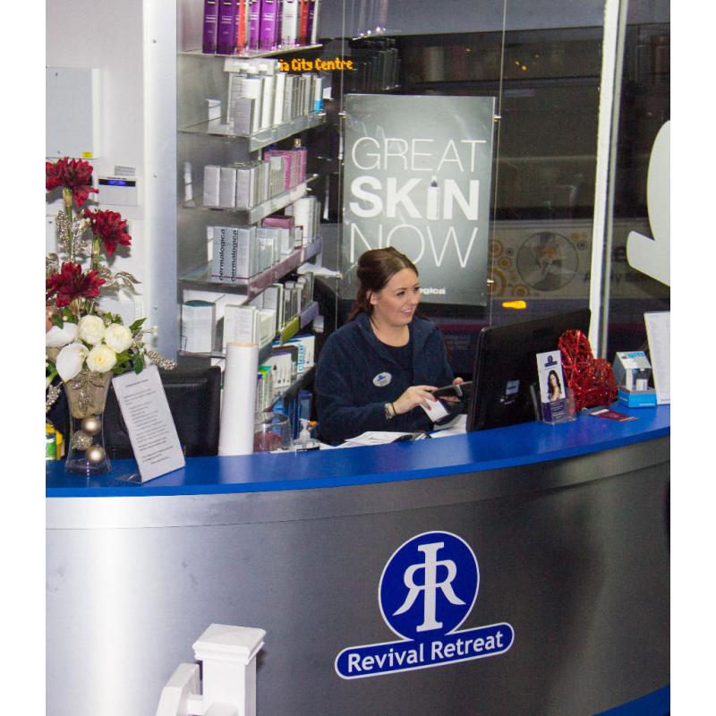Freelance Make-up Artist to rent space in award winning beauty salon with access to 20,000 clients