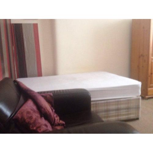 Double room in Cessnock/Ibrox for rent