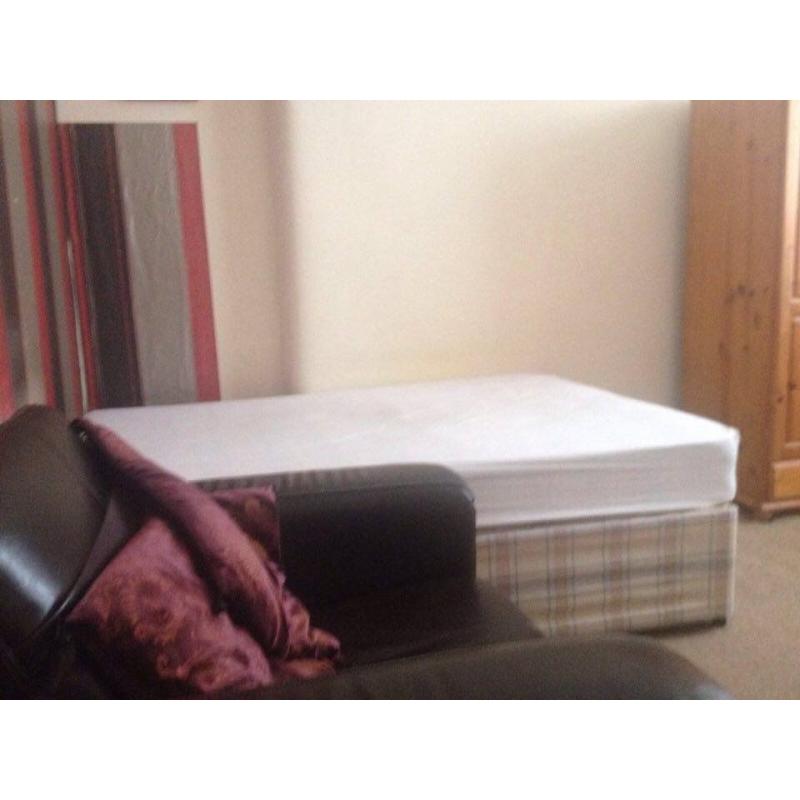 Double room in Cessnock/Ibrox for rent