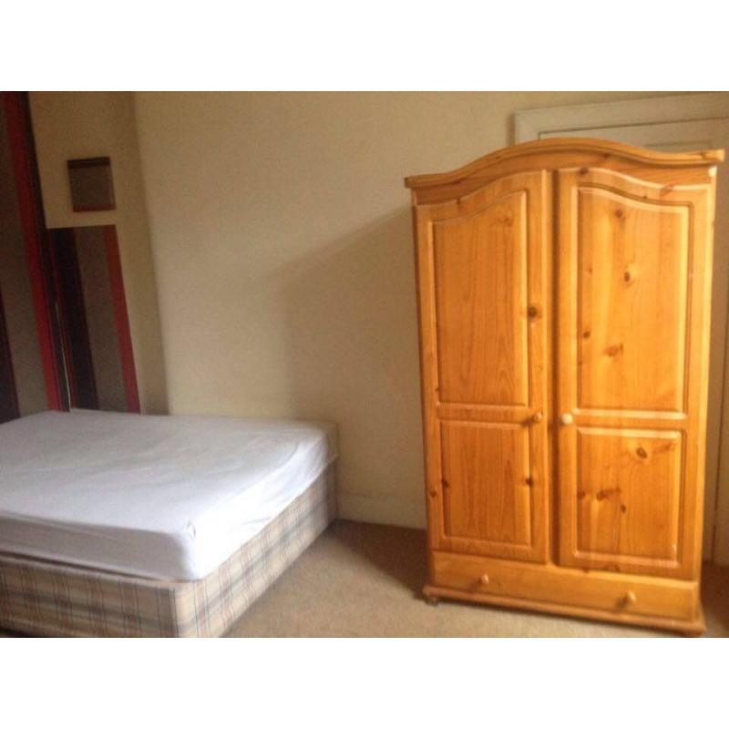 Double room in Cessnock/Ibrox for rent