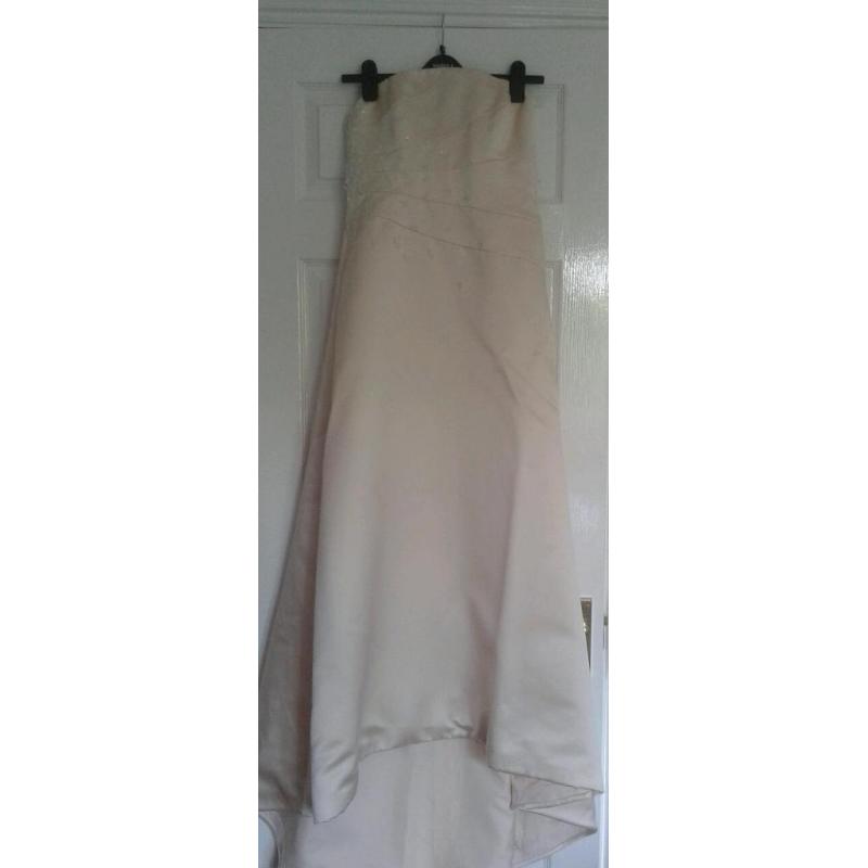 Immaculate Tracy Connor wedding dress