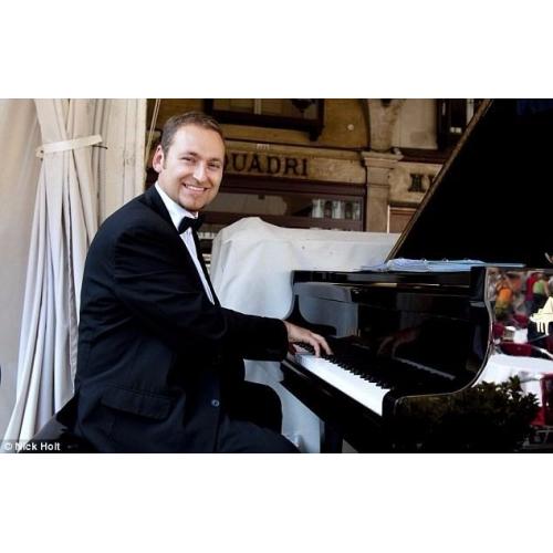 Pianist for weddings and events