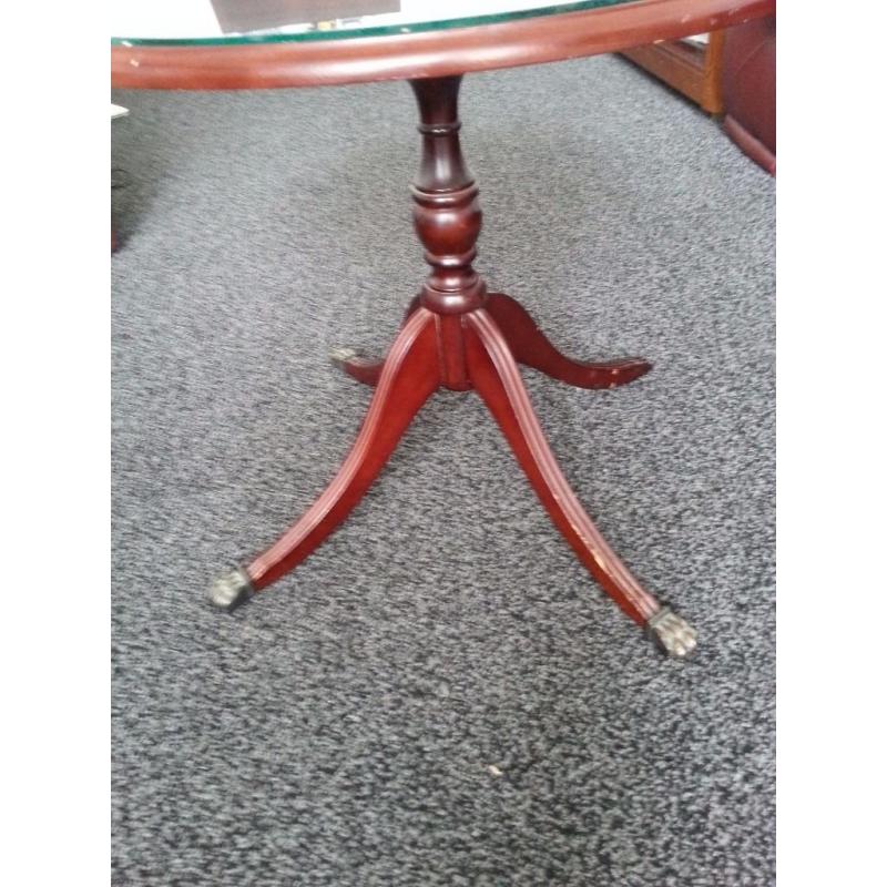 BEAUTIFUL ROUND COFFEE/SIDE TABLE MAHOGANY