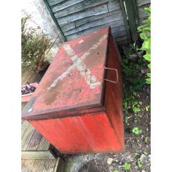 Free metal storage box