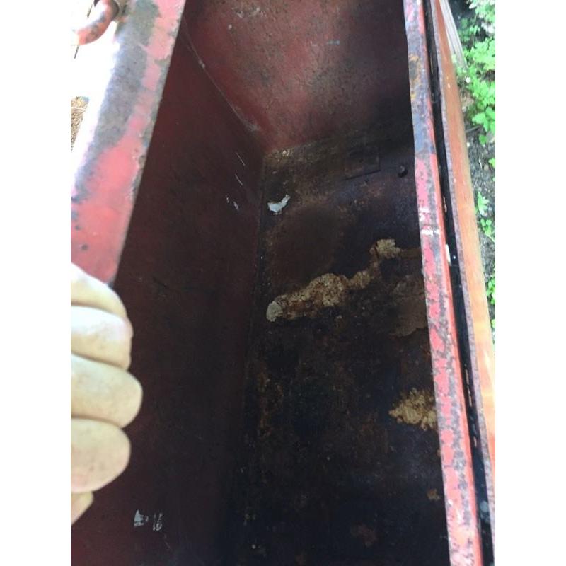 Free metal storage box
