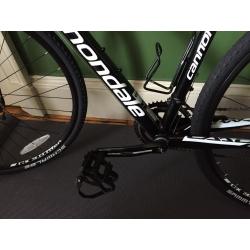 Wellgo road or MTB pedals with toe clips and straps NEW