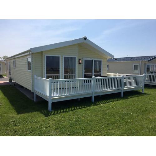 **caravan**lodge**holiday**park**wales**sea**dogs**children**entertainment**facilities**
