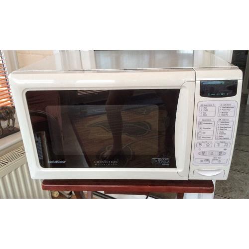 Microwave/grill/convection oven