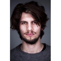 Professional Actors Headshot photographer || City Centre Studio ! Discounted rates