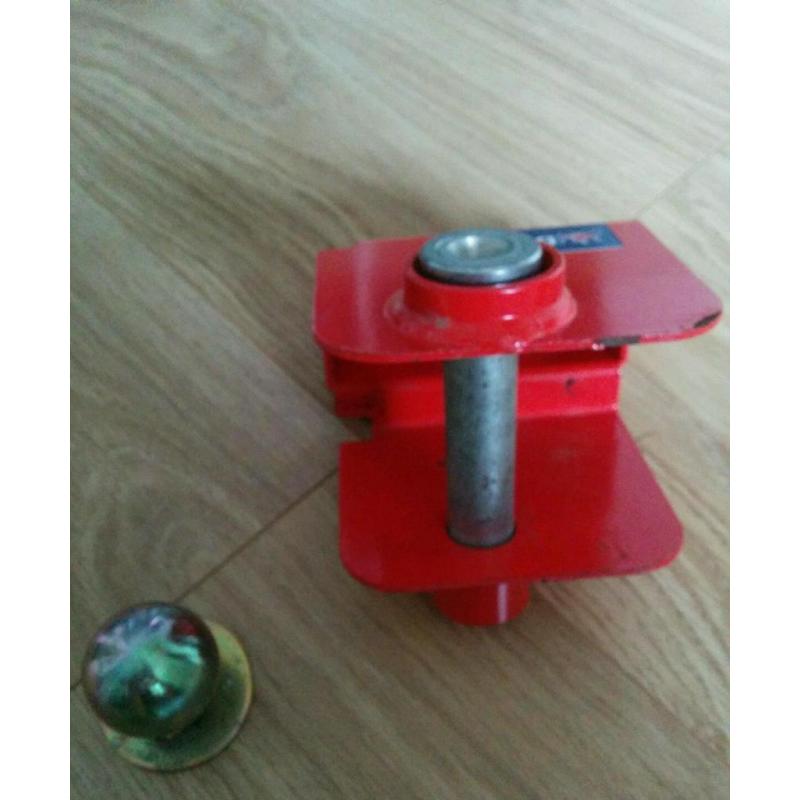 Bulldog hitch lock