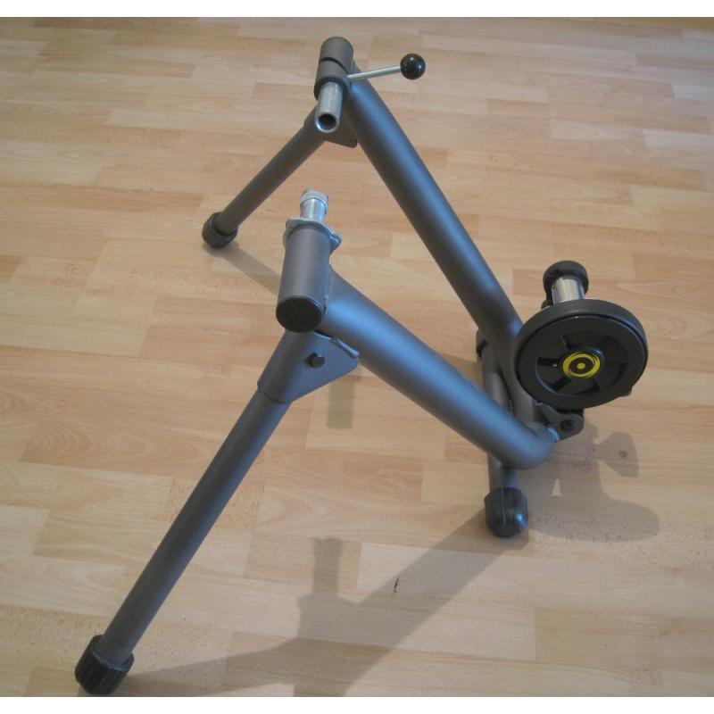 CycleOps Mag Bicycle Resistance Turbo Trainer + Climbing Riser Block