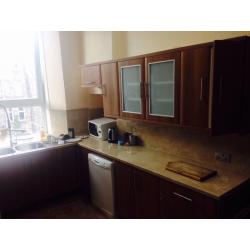 Whole fitted kitchen - good as new cabinets and work surfaces