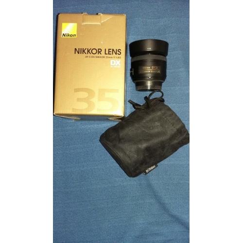 Nikon AF-S DX Nikkor 35mm f/1.8G lens