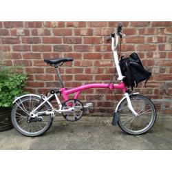 Beautiful Brompton bike - fabulous condition, with courier bag!