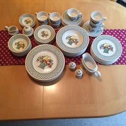 Villeroy Boch 65 piece dining set