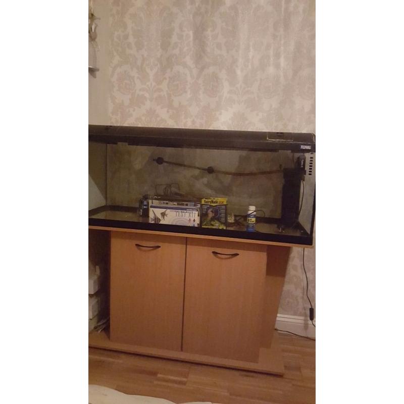 fluval 4ft 240liters fosh tank and cabinet