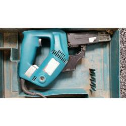 Makita collated screwgun 240v