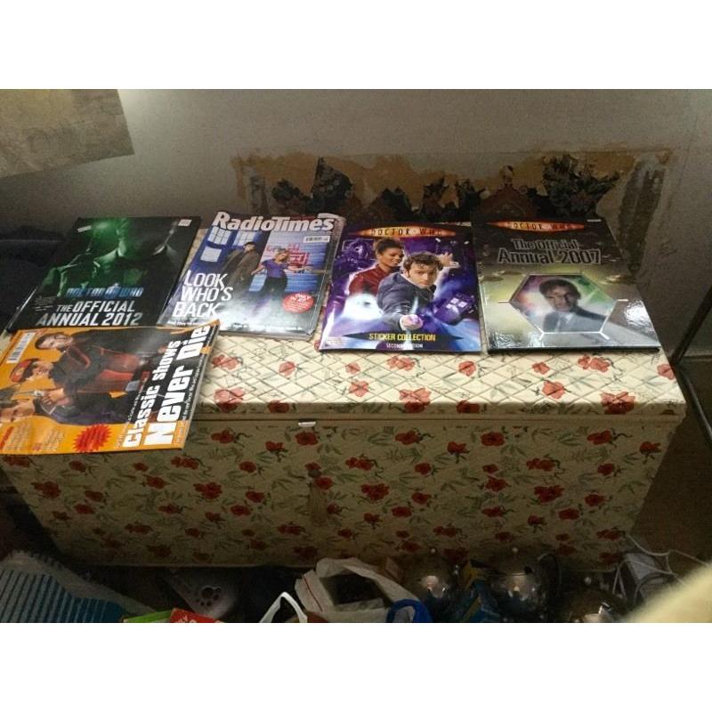 Doctor Dr Who items books, DVDs games etc see pictures