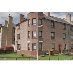I have 2 double bedroom 2nd floor flat EH5 would like a 1 bed & box room or 2 bed ground floor flat