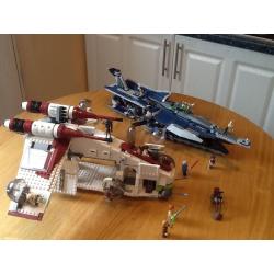 Lego Star Wars republic gunship and malevolence