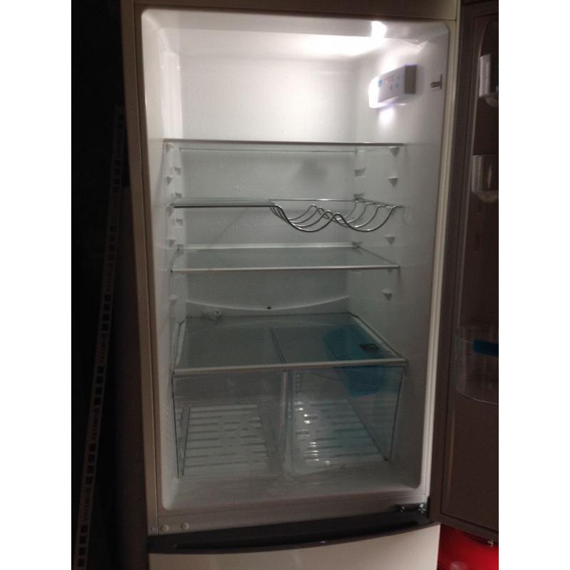 Zanussi Fridge Freezer 60cm wide
