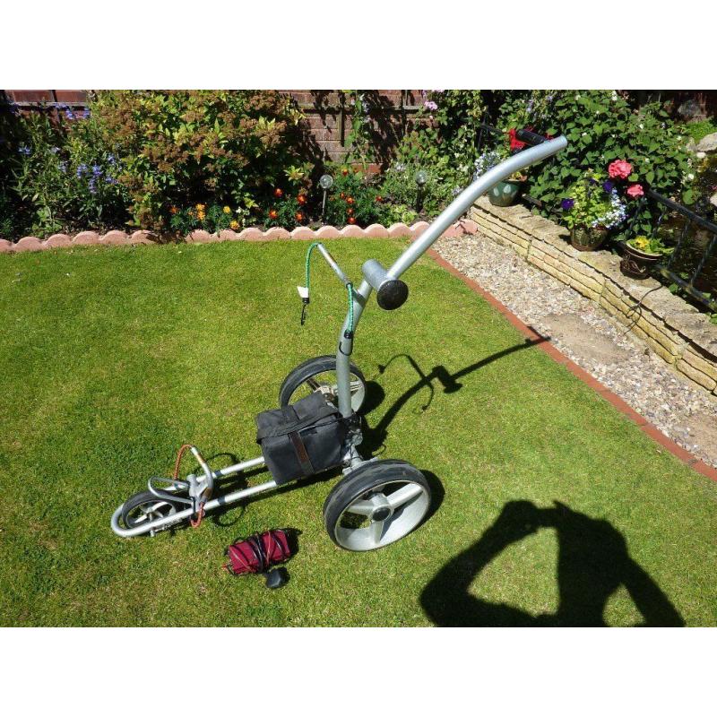 Electric golf trolley