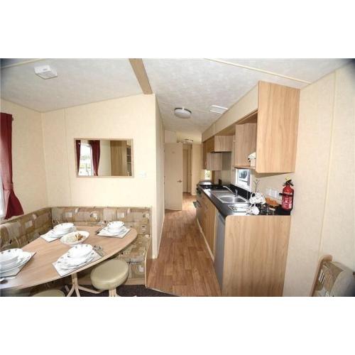 Perfect caravan on a perfect holiday park with heated indoor/outdoor pool with direct beach access