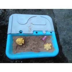 ELC Early Learning Centre Sand Pit SandPit with sand and lid