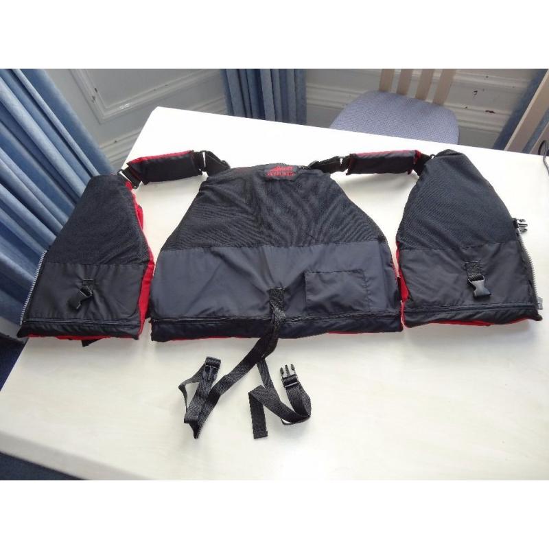 Buoyancy Aid - M/L *BRAND NEW* - Lots of pockets and extra features