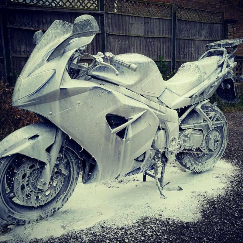 Triumph sprint st 1050